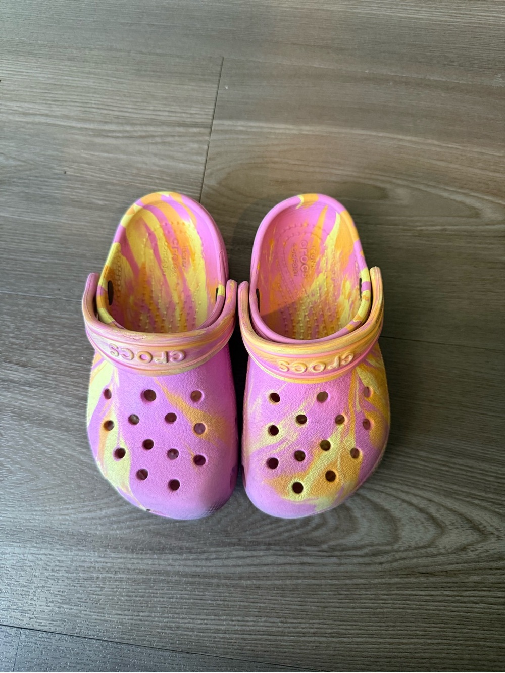 CROCS Kids Tie-Dye Clogs in Pink and Yellow 9